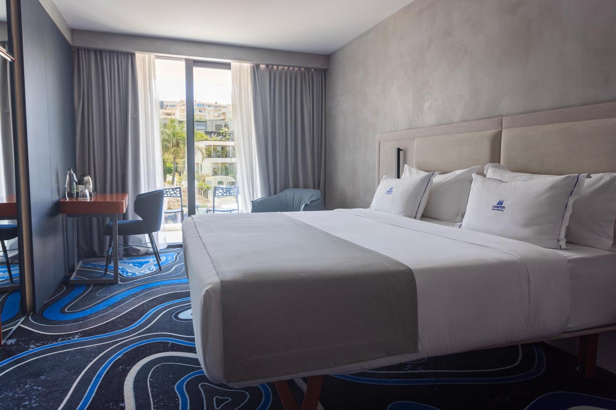 Maritim Marina Bay Resort Spa & Casino Adult Friendly Vlorë Exterior foto A room at the hotel