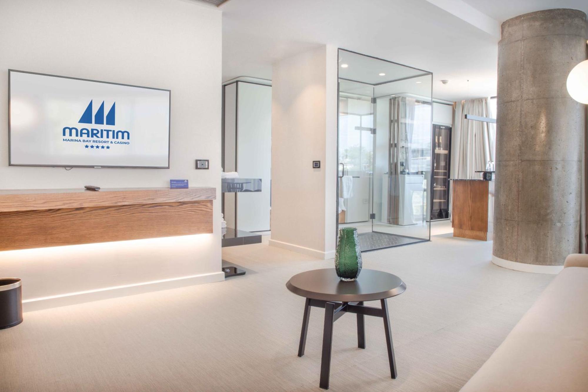 Maritim Marina Bay Resort Spa & Casino Adult Friendly Vlorë Exterior foto The lobby of the hotel