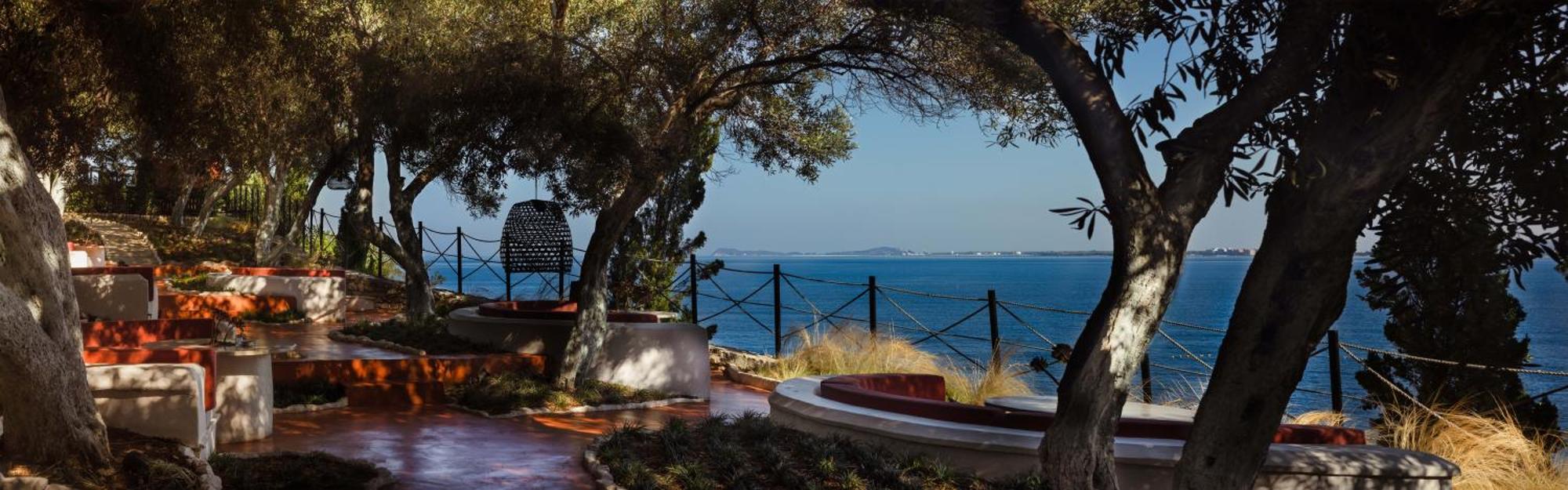 Maritim Marina Bay Resort Spa & Casino Adult Friendly Vlorë Exterior foto The seafront of the hotel