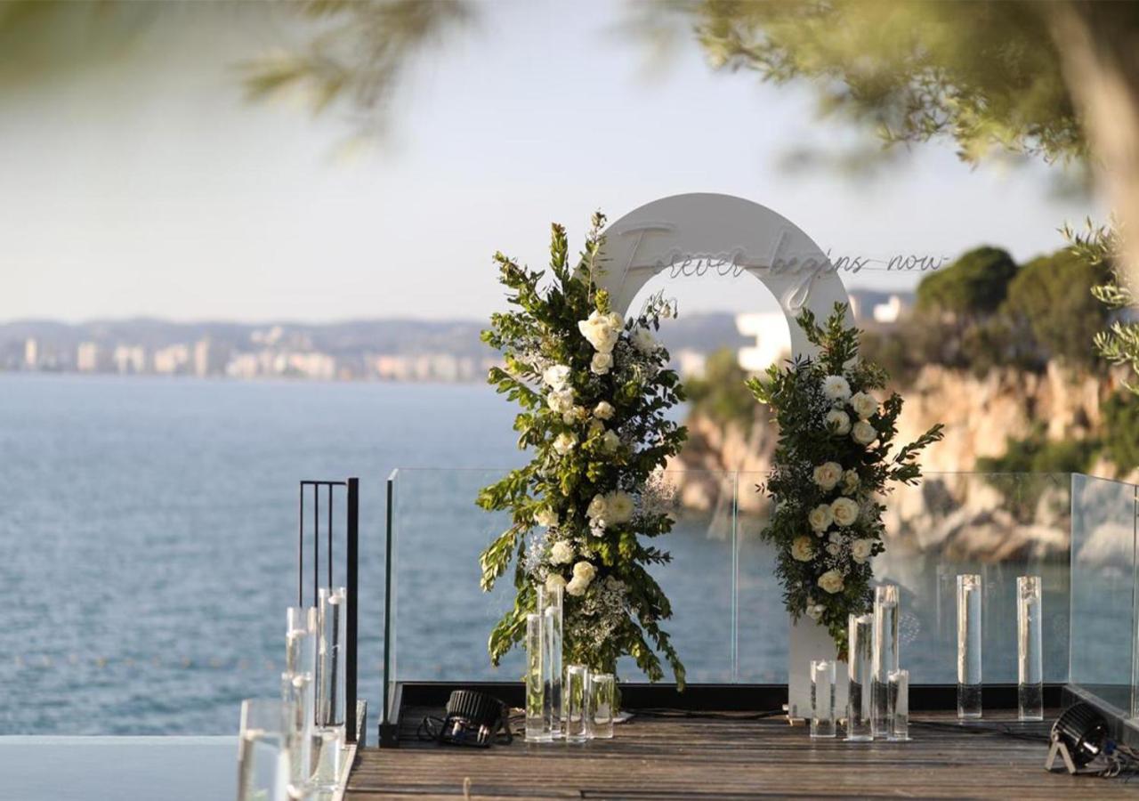 Maritim Marina Bay Resort Spa & Casino Adult Friendly Vlorë Exterior foto Wedding ceremony at the beach