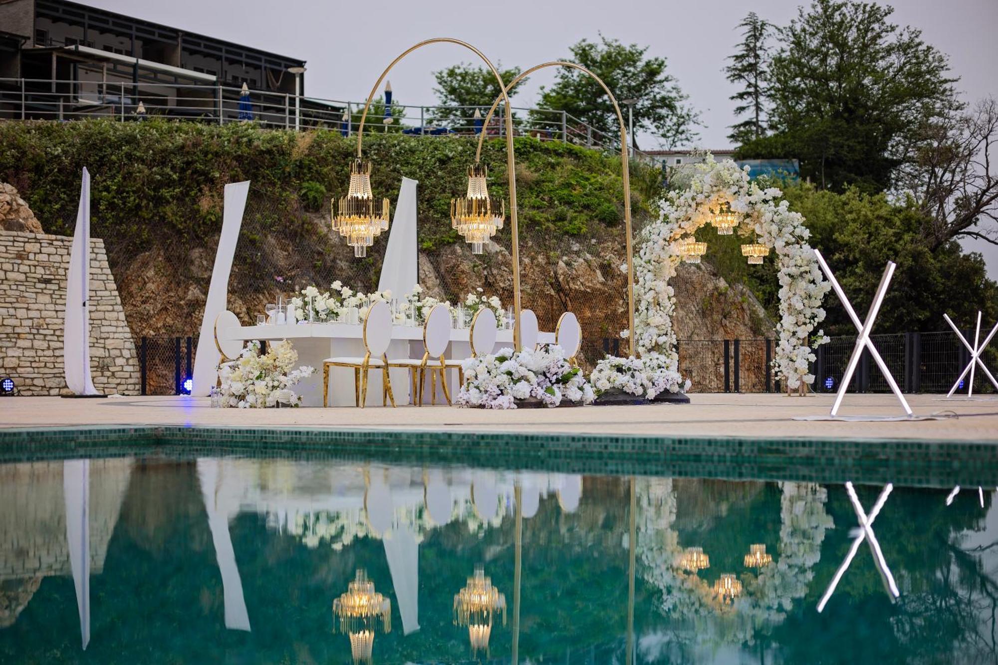 Maritim Marina Bay Resort Spa & Casino Adult Friendly Vlorë Exterior foto Wedding at the hotel